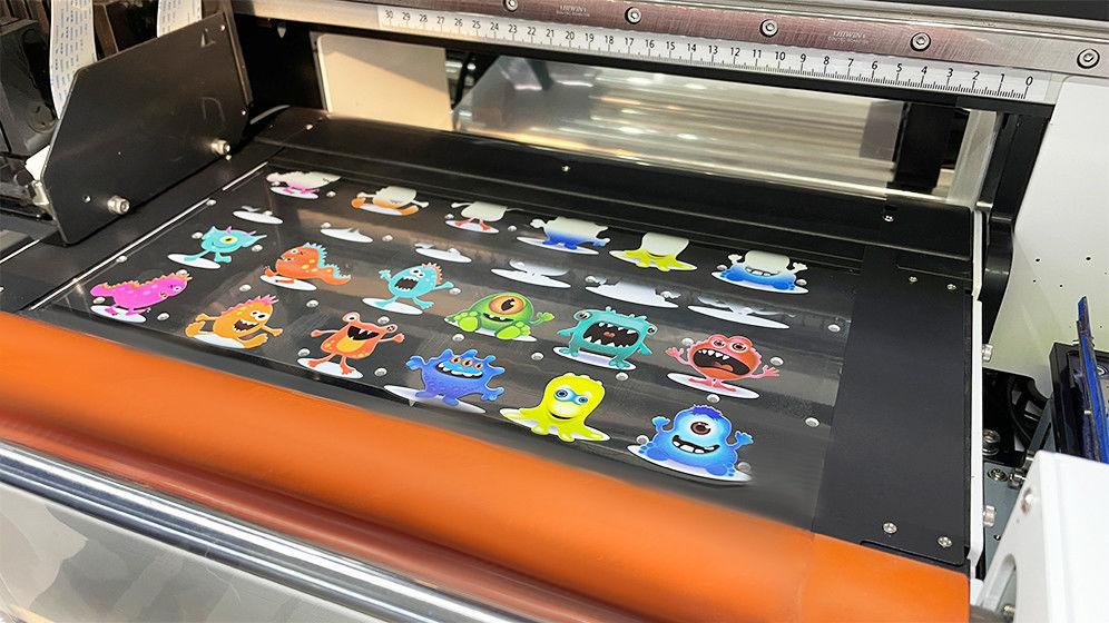 A3 UV DTF Printer dengan Laminator Roll To Roll All-in-One A3 UV DTF Printer untuk Sticker