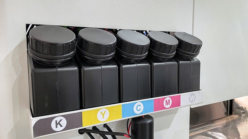A3 UV DTF Printer dengan Laminator Roll To Roll All-in-One A3 UV DTF Printer untuk Sticker